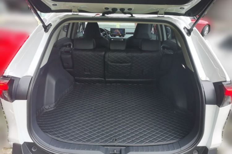 Used Toyota RAV4 2023 2.0L CVT Two-Wheel Drive Fashion Plus Edition Trunk