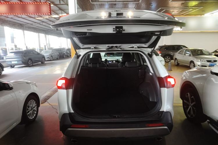 Used Toyota RAV4 2023 2.0L CVT Two-Wheel Drive Fashion Plus Edition Trunk