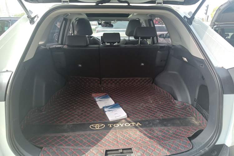 Used Toyota RAV4 2023 2.0L CVT Two-Wheel Drive Fashion Plus Edition Trunk