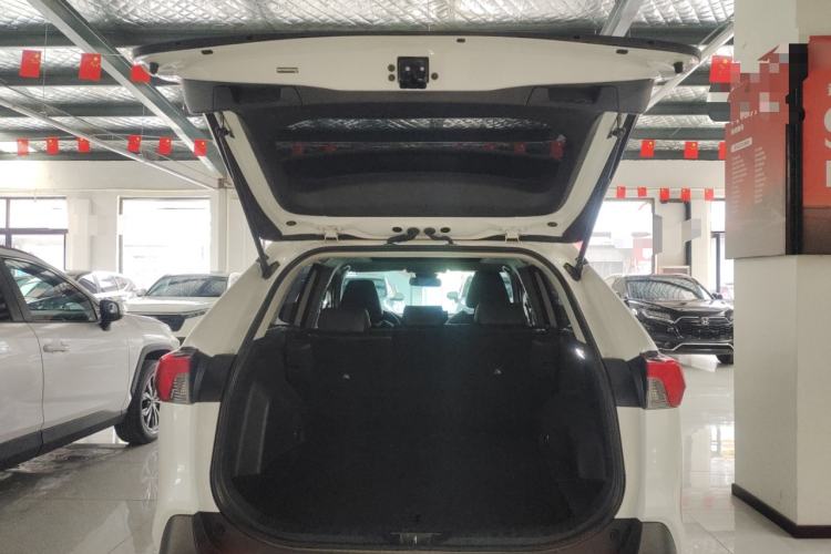 Used Toyota RAV4 2023 2.0L CVT Two-Wheel Drive Fashion Plus Edition Trunk