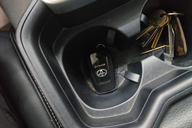 Used Toyota RAV4 2023 Dual-Engine 2.5L E-CVT Four-Wheel Drive Elite Plus Edition Vehicle Key