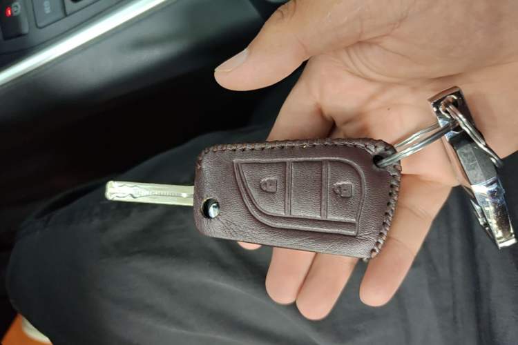 Used Toyota RAV4 2023 2.0L CVT Two-Wheel Drive Urban Edition Vehicle Key