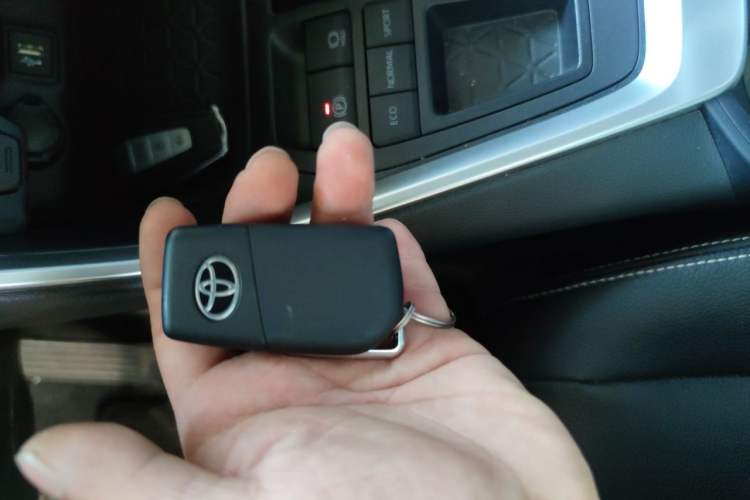 Used Toyota RAV4 2023 2.0L CVT Two-Wheel Drive Urban Edition Vehicle Key