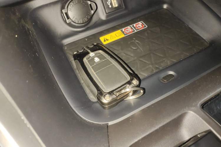 Used Toyota RAV4 2023 2.0L CVT Two-Wheel Drive 20th Anniversary Platinum Edition Vehicle Key