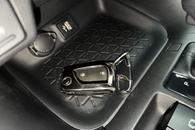Used Toyota RAV4 2023 2.0L CVT Two-Wheel Drive Urban Edition Vehicle Key