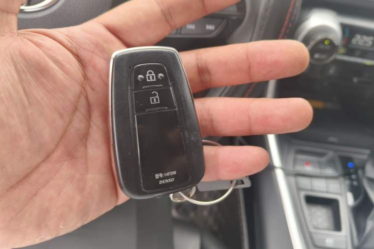 Used Toyota RAV4 2023 Dual-Engine 2.5L E-CVT Two-Wheel Drive Elite Plus Edition Vehicle Key