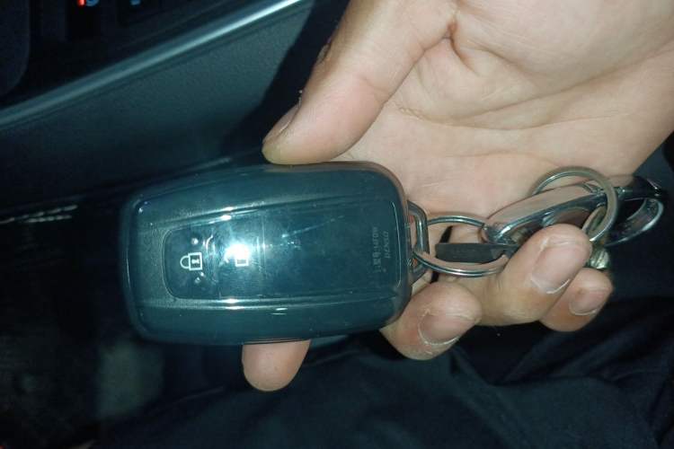 Used Toyota RAV4 2023 Dual-Engine 2.5L E-CVT Two-Wheel Drive Elite Plus Edition Vehicle Key