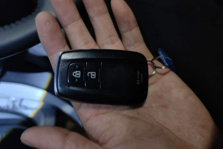 Used Toyota RAV4 2023 2.0L CVT Two-Wheel Drive Fashion Plus Edition Vehicle Key