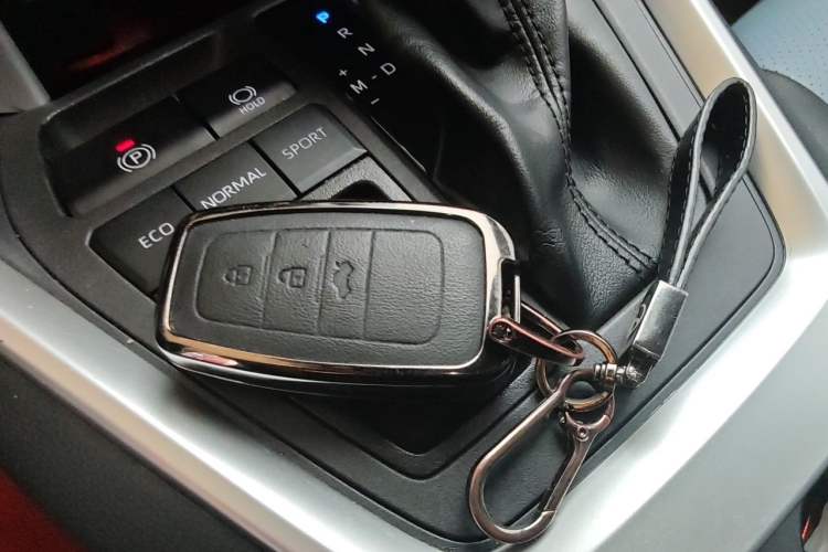 Used Toyota RAV4 2023 2.0L CVT Two-Wheel Drive 20th Anniversary Platinum Edition Vehicle Key