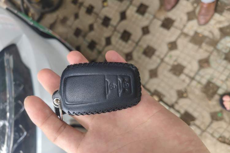 Used Toyota RAV4 2023 2.0L CVT Two-Wheel Drive Fashion Edition Vehicle Key