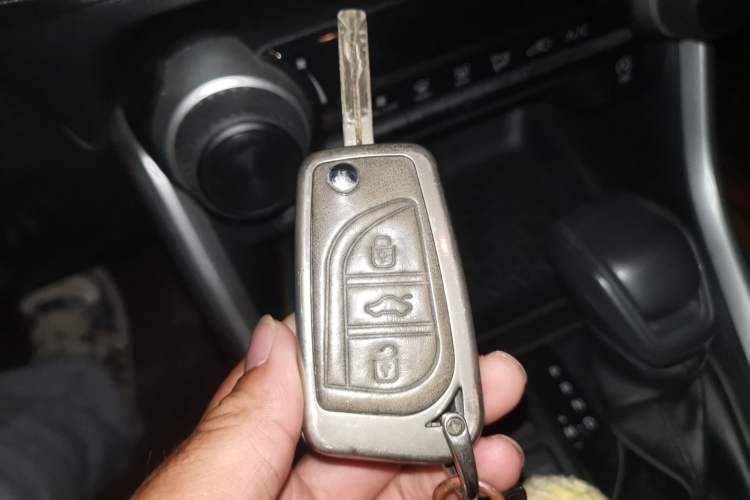 Used Toyota RAV4 2023 2.0L CVT Two-Wheel Drive Urban Edition Vehicle Key