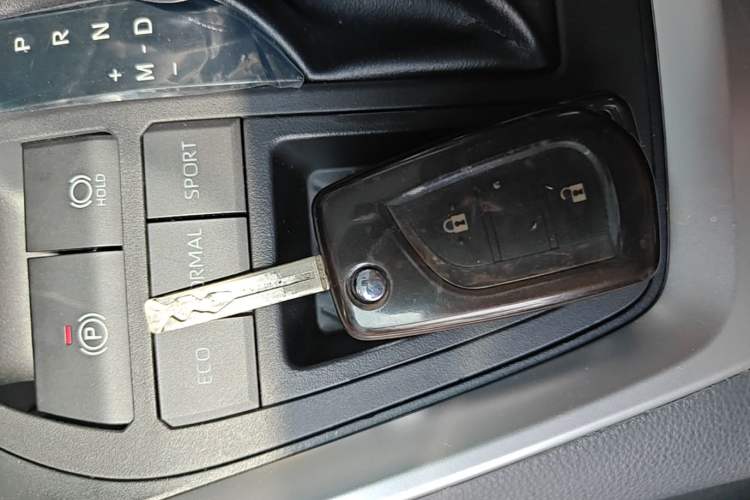 Used Toyota RAV4 2023 2.0L CVT Two-Wheel Drive Urban Edition Vehicle Key