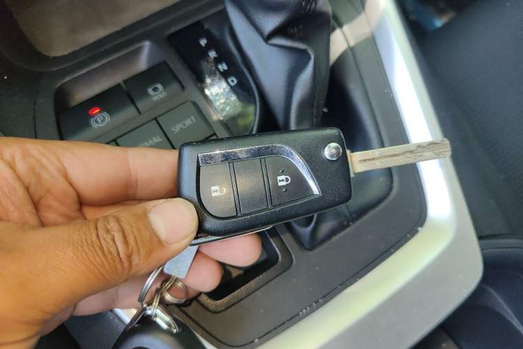 Used Toyota RAV4 2023 2.0L CVT Two-Wheel Drive Urban Edition Vehicle Key