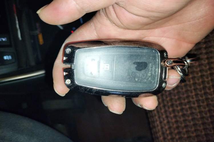 Used Toyota RAV4 2023 2.0L CVT Two-Wheel Drive 20th Anniversary Platinum Edition Vehicle Key