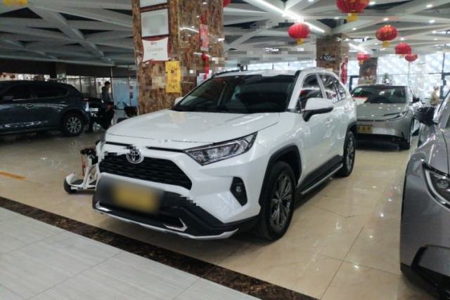 Used Toyota RAV4 2023 2.0L CVT Two-Wheel Drive Fashion Edition