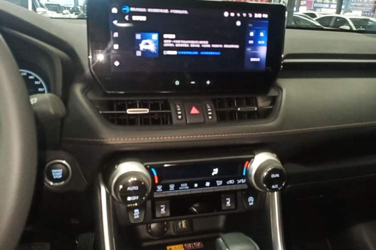 Used Toyota RAV4 2024 2.0L CVT Two-Wheel Drive Fashion Plus Edition Audio And AC Panel