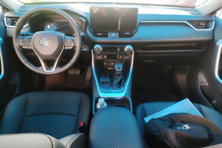 Used Toyota RAV4 2024 2.0L CVT Two-Wheel Drive Fashion Plus Edition Center Console
