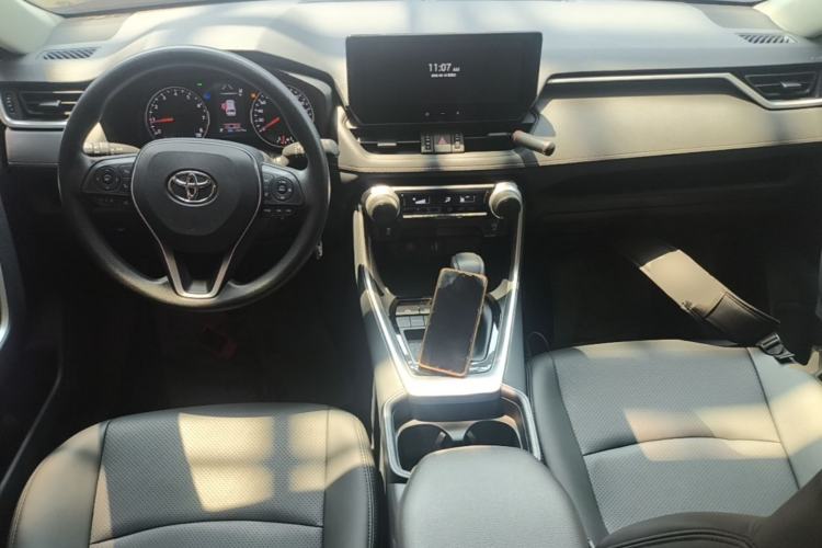 Used Toyota RAV4 2024 2.0L CVT Two-Wheel Drive Urban Edition Center Console