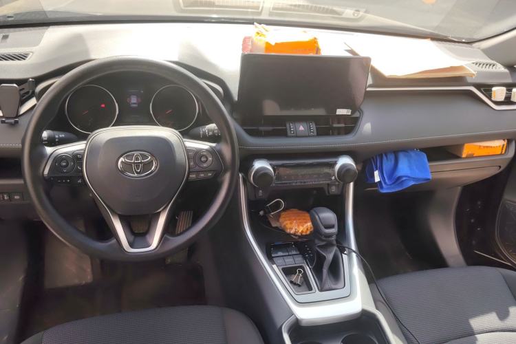 Used Toyota RAV4 2024 2.0L CVT Two-Wheel Drive Urban Edition Center Console