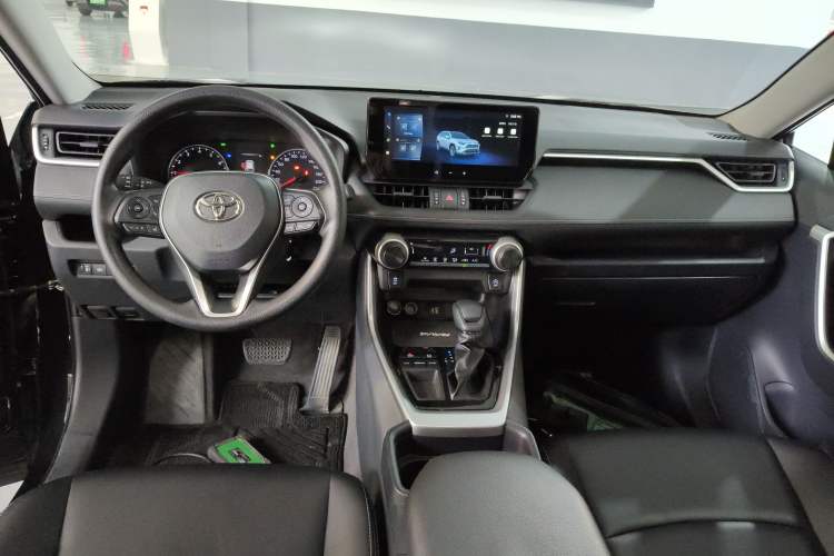 Used Toyota RAV4 2024 2.0L CVT Two-Wheel Drive Urban Edition Center Console