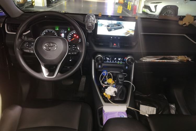 Used Toyota RAV4 2024 2.0L CVT Two-Wheel Drive Urban Edition Center Console