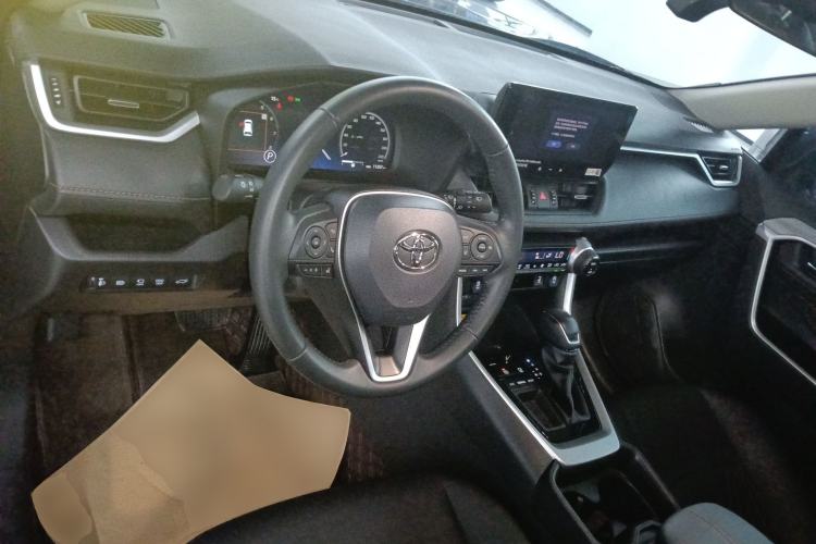 Used Toyota RAV4 2024 2.0L CVT Two-Wheel Drive Fashion Plus Edition Center Console