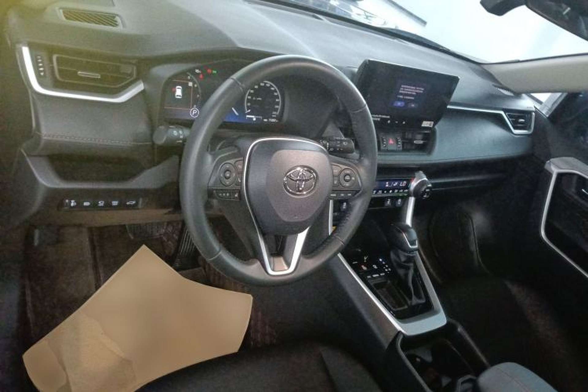 Used Toyota RAV4 2024 2.0L CVT Two-Wheel Drive Fashion Plus Edition Center Console