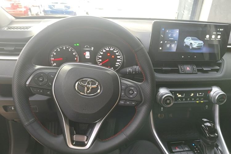 Used Toyota RAV4 2024 2.0L CVT Two-Wheel Drive Urban Edition Center Console