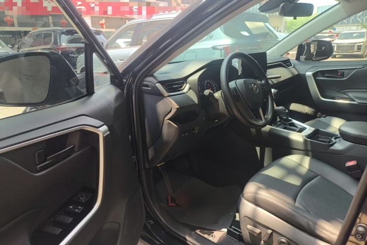 Used Toyota RAV4 2024 2.0L CVT Two-Wheel Drive Urban Edition Driver Seat