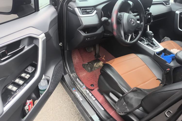 Used Toyota RAV4 2024 2.0L CVT Two-Wheel Drive Urban Edition Driver Seat
