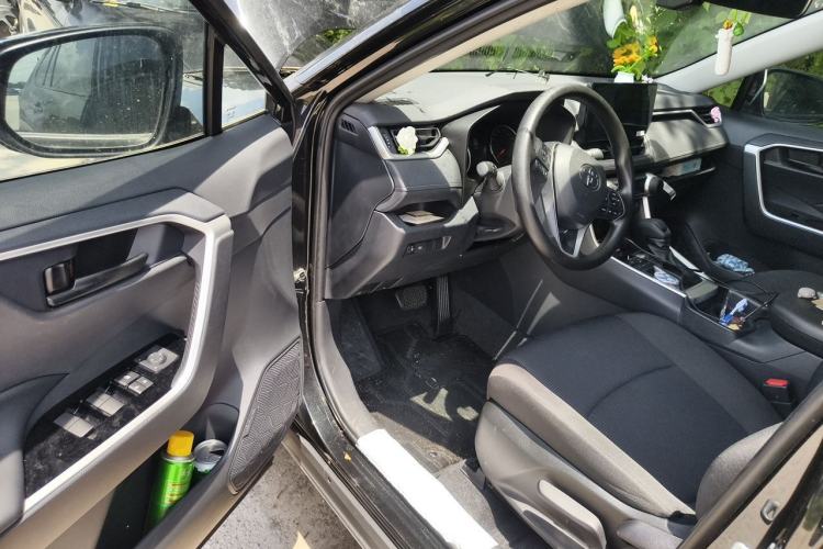 Used Toyota RAV4 2024 2.0L CVT Two-Wheel Drive Urban Edition Driver Seat
