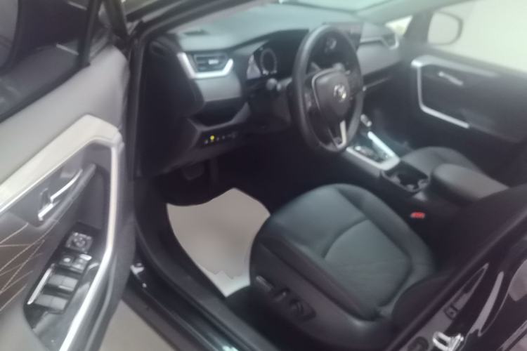 Used Toyota RAV4 2024 2.0L CVT Two-Wheel Drive Fashion Plus Edition Driver Seat