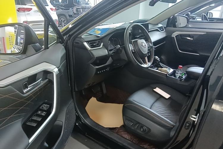 Used Toyota RAV4 2024 2.0L CVT Two-Wheel Drive Fashion Plus Edition Driver Seat