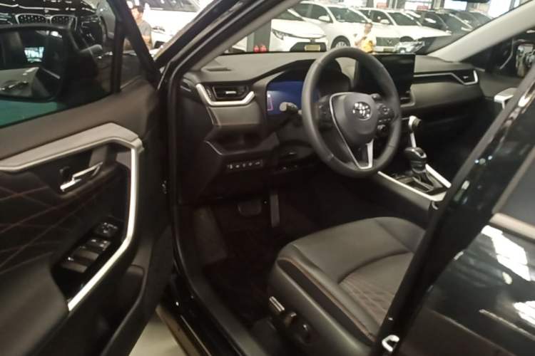 Used Toyota RAV4 2024 2.0L CVT Two-Wheel Drive Fashion Plus Edition Driver Seat