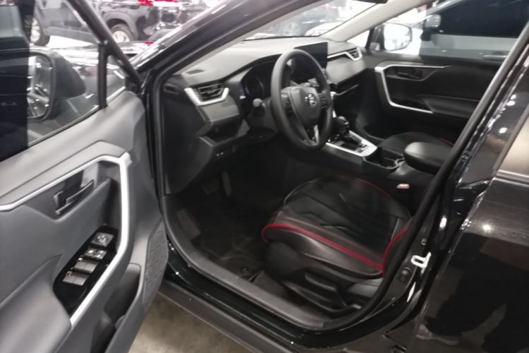 Used Toyota RAV4 2024 2.0L CVT Two-Wheel Drive Urban Edition Driver Seat