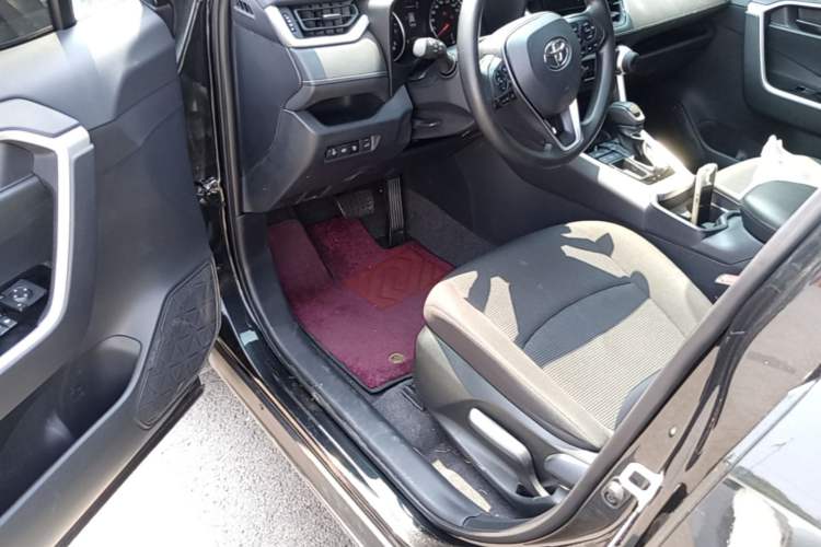 Used Toyota RAV4 2024 2.0L CVT Two-Wheel Drive Urban Edition Driver Seat