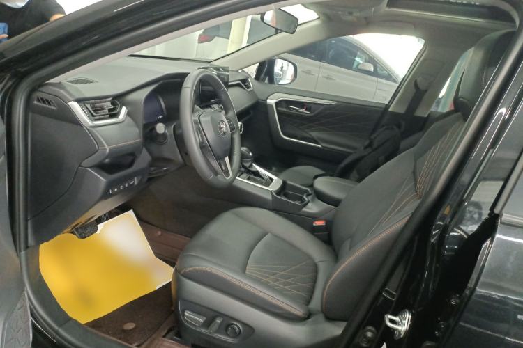 Used Toyota RAV4 2024 2.0L CVT Two-Wheel Drive Fashion Plus Edition Driver Seat