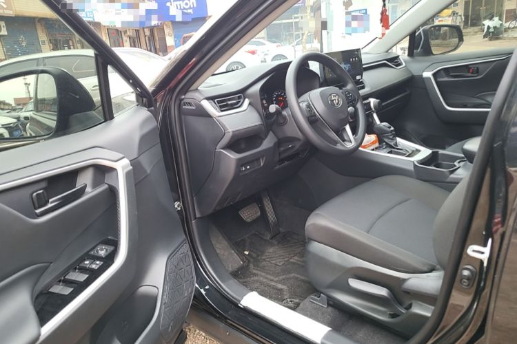 Used Toyota RAV4 2024 2.0L CVT Two-Wheel Drive Urban Edition Driver Seat