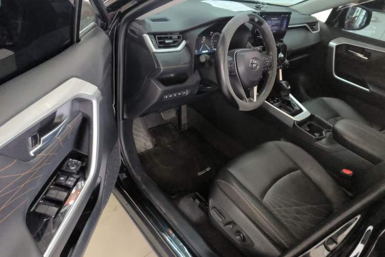 Used Toyota RAV4 2024 2.0L CVT Two-Wheel Drive Fashion Plus Edition Driver Seat