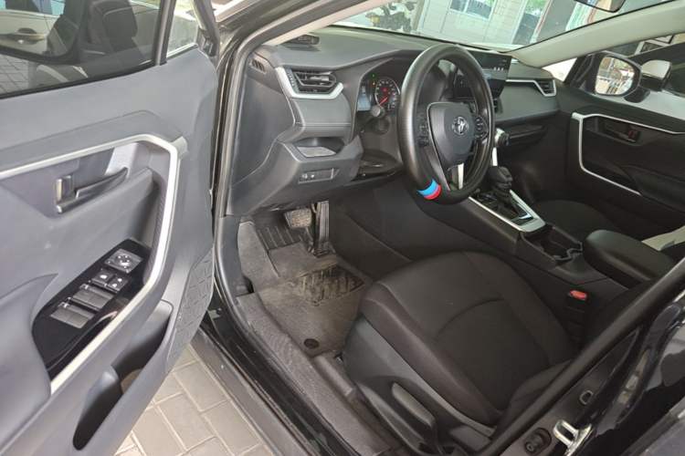 Used Toyota RAV4 2024 2.0L CVT Two-Wheel Drive Urban Edition Driver Seat