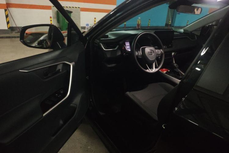Used Toyota RAV4 2024 2.0L CVT Two-Wheel Drive Urban Edition Driver Seat
