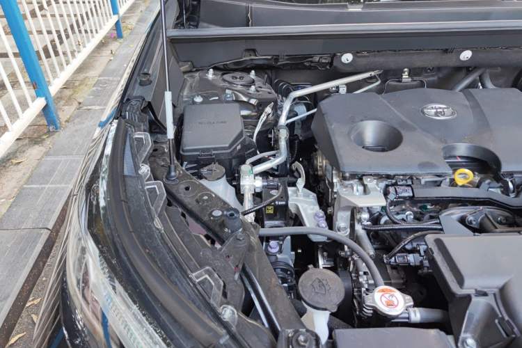 Used Toyota RAV4 2024 2.0L CVT Two-Wheel Drive Fashion Plus Edition Engine Bay Right