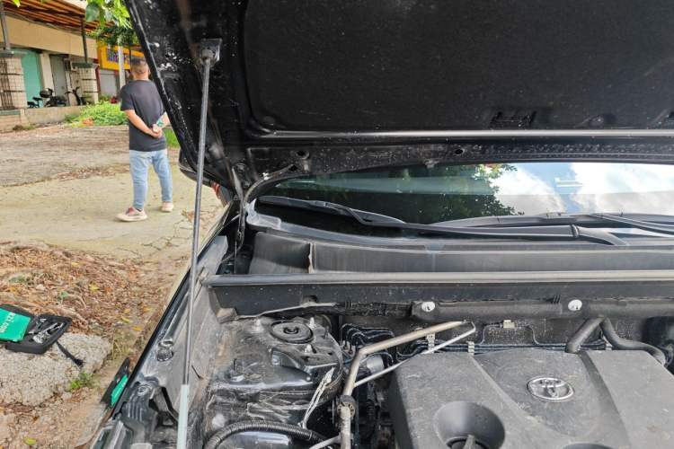 Used Toyota RAV4 2024 2.0L CVT Two-Wheel Drive Urban Edition Engine Bay Right