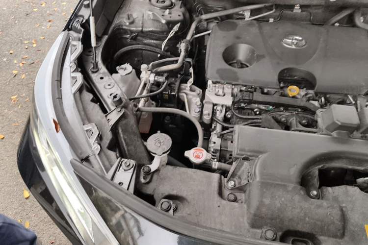 Used Toyota RAV4 2024 2.0L CVT Two-Wheel Drive Urban Edition Engine Bay Right