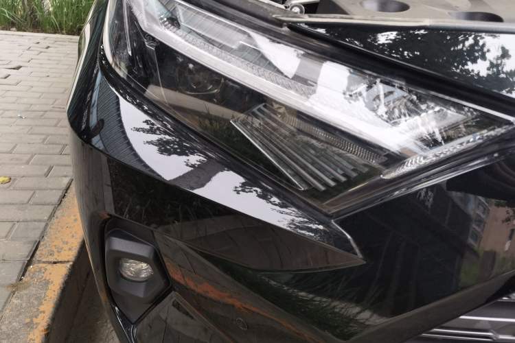 Used Toyota RAV4 2024 2.0L CVT Two-Wheel Drive Fashion Plus Edition Engine Bay Right