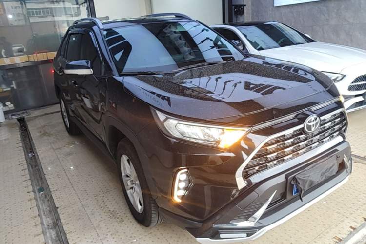 Used Toyota RAV4 2024 2.0L CVT Two-Wheel Drive Urban Edition Exterior 1