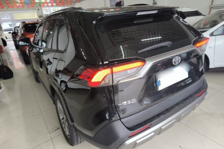 Used Toyota RAV4 2024 2.0L CVT Two-Wheel Drive Fashion Plus Edition Exterior 2