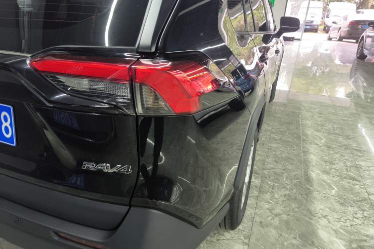 Used Toyota RAV4 2024 2.0L CVT Two-Wheel Drive Urban Edition Exterior 3