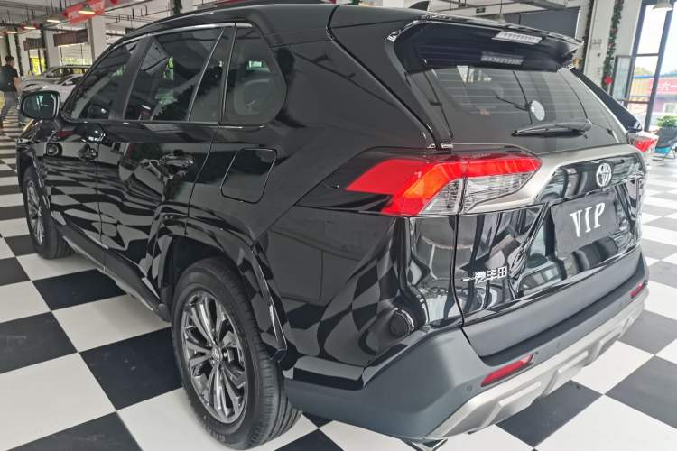 Used Toyota RAV4 2024 2.0L CVT Two-Wheel Drive Fashion Plus Edition Exterior 3