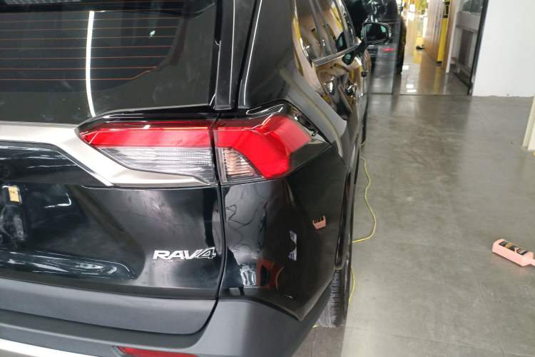 Used Toyota RAV4 2024 2.0L CVT Two-Wheel Drive Fashion Plus Edition Exterior 3